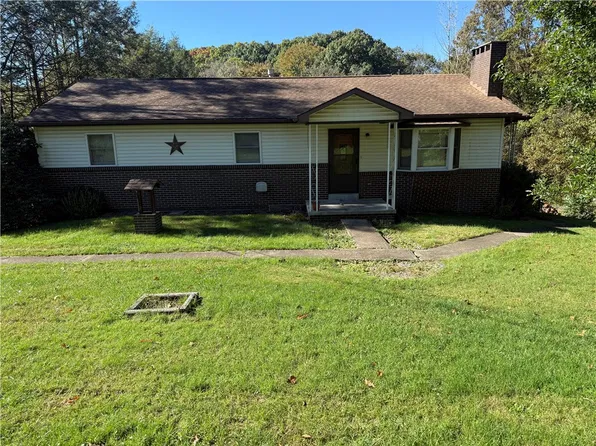 304 Kurt St, Lower Burrell, PA 15068