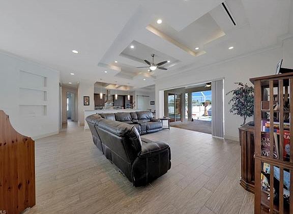5th image of 1511 SW 38th St