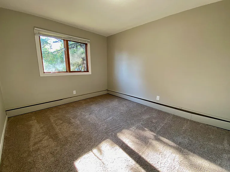 529 Oxford St #4 — Photo 8