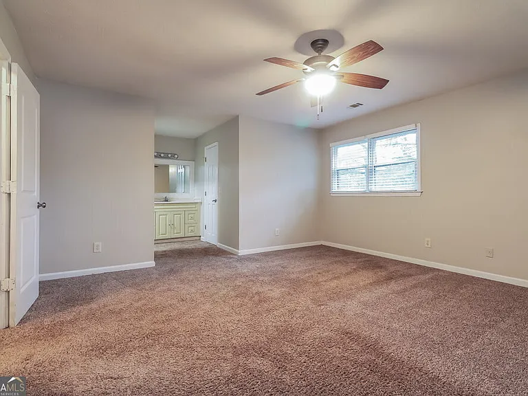 564 Clubhouse Dr SE — Photo 11