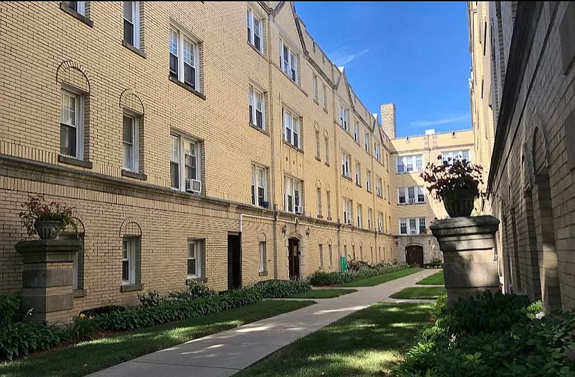 1st image of 4526 N Damen Ave APT 3B