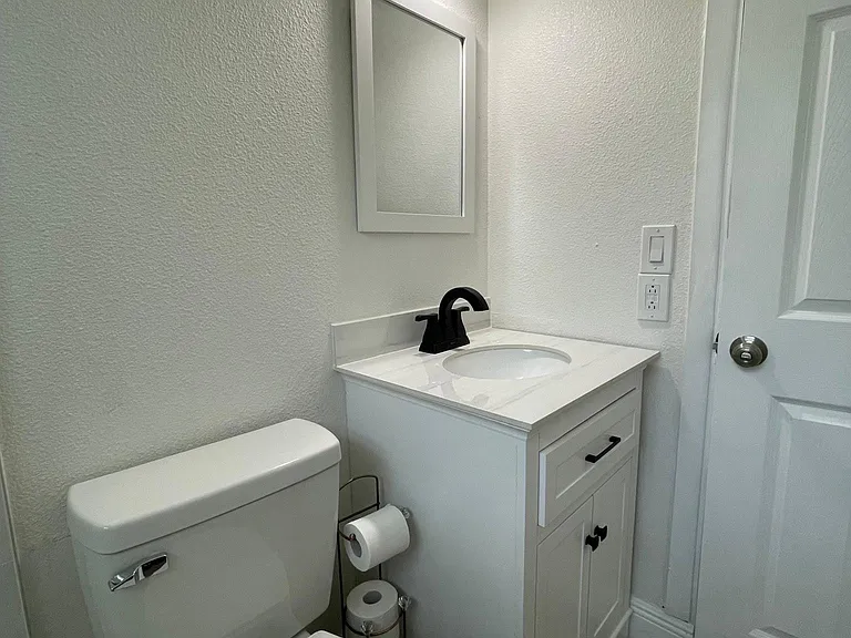 204 6th Jpv St — Photo 17