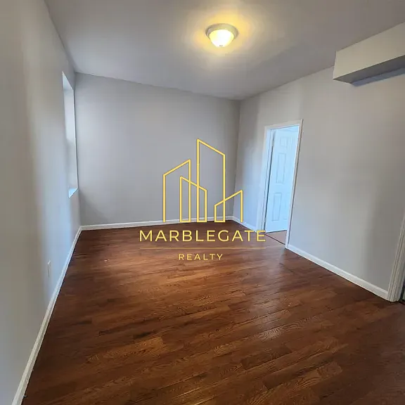 310-312 14th Ave #77 — Photo 6