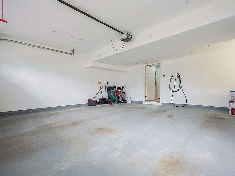 7 W Church St #4 — Photo 27