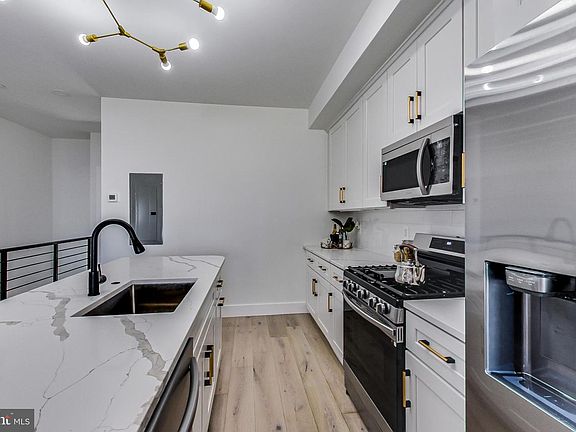 3rd image of 1626 K St NE #2
