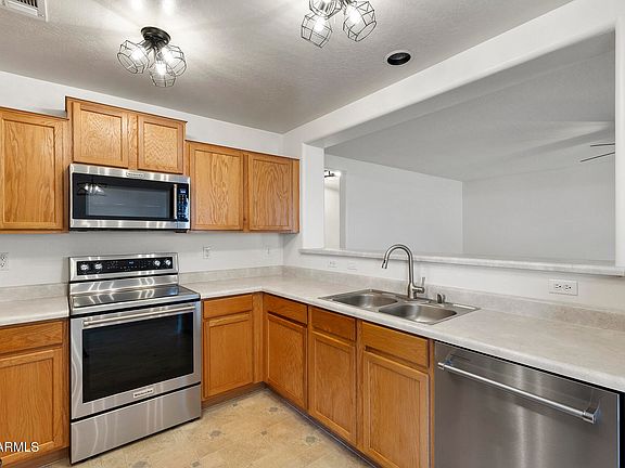 3rd image of 10108 N 116TH Lane