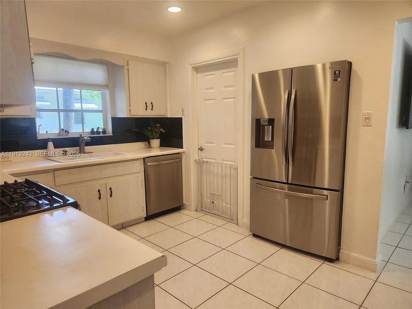 1229 Jefferson Street, Hollywood, FL 33019 — Photo 3