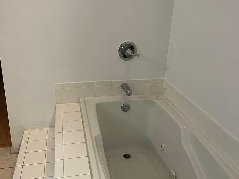 475 Caribbean Dr — Photo 8