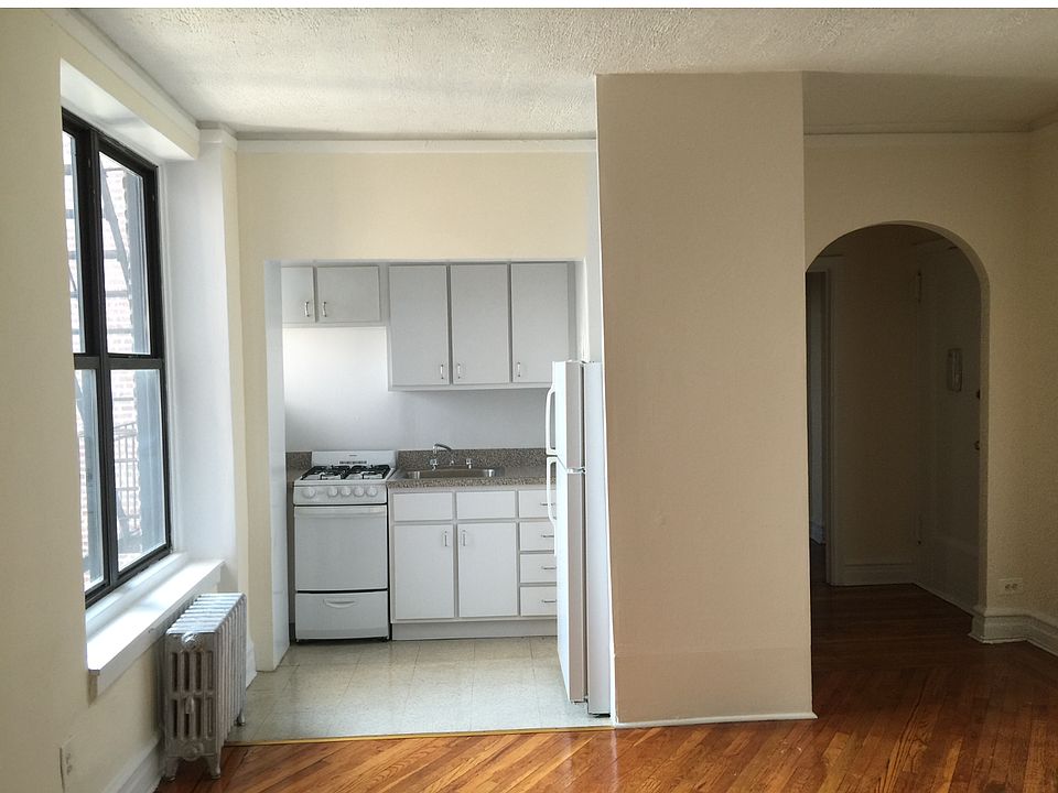 2nd image of 4334 49th St #4/F