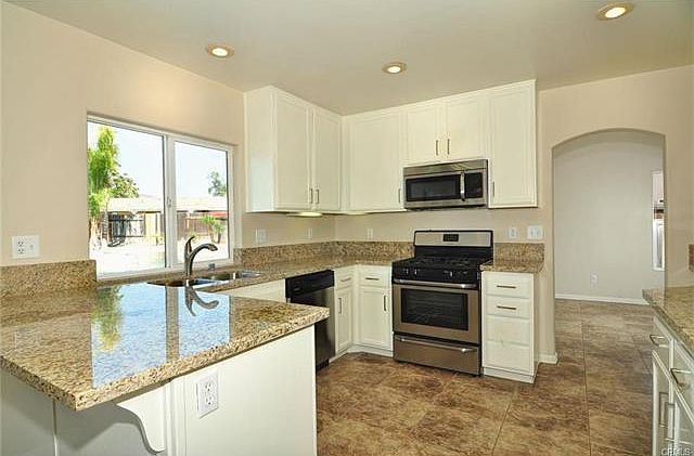 2nd image of 1015 Birch Ln