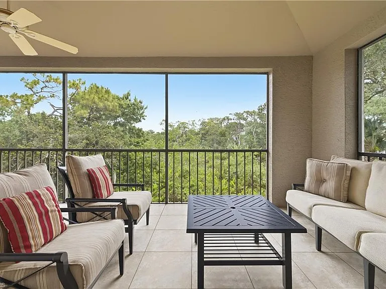 27038 Oakwood Lake Dr — Photo 24