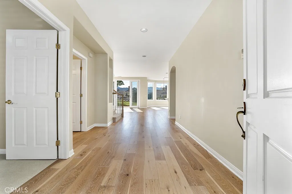 4 bed, 3005 sqft, $8,495 — Photo 2