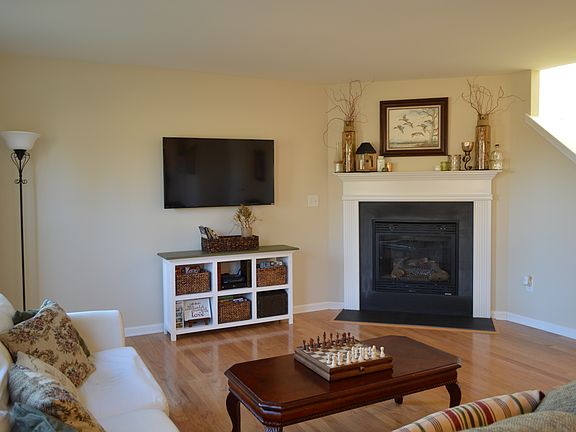 3rd image of 15743 Normans Landing Dr