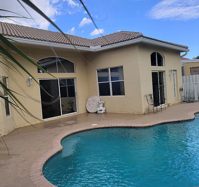 1st image of 6466 Sand Hills Cir