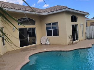 6466 Sand Hills Cir, Lake Worth, FL 33463