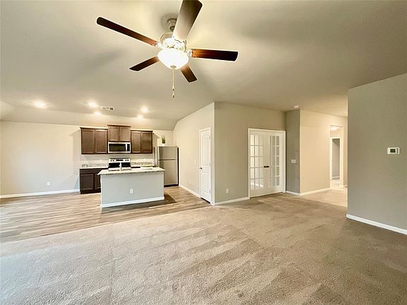 4th image of 1701 Maroon Dr