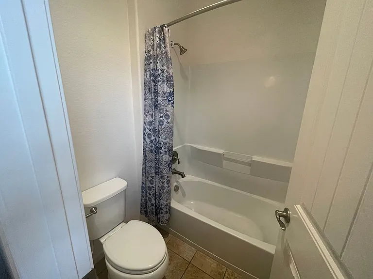 2053 Camino Real Way #B — Photo 14