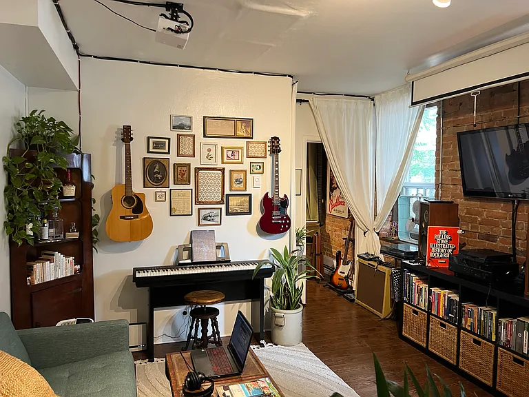225 Gladstone Ave — Photo 15