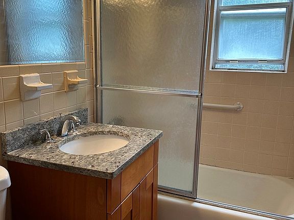 5th image of 47 Jacqueline Rd #3