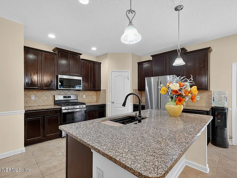 81 Vestavia Ct — Photo 5