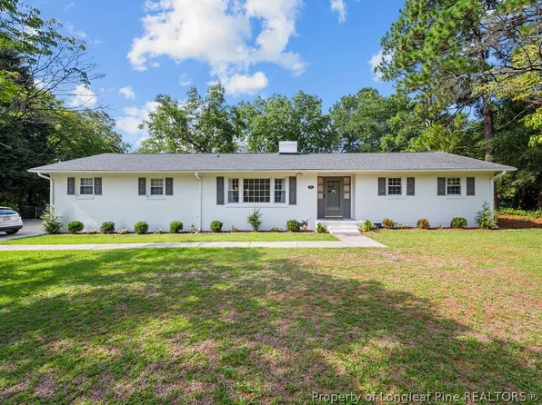 211 Stacy Weaver Dr, Fayetteville, NC 28311
