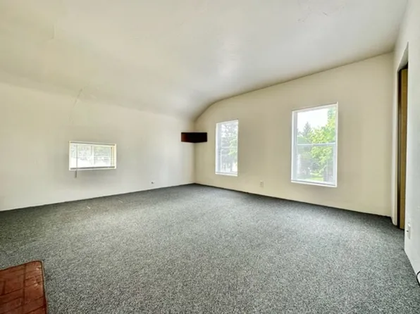 1243 E Walnut St, Green Bay, WI 54301