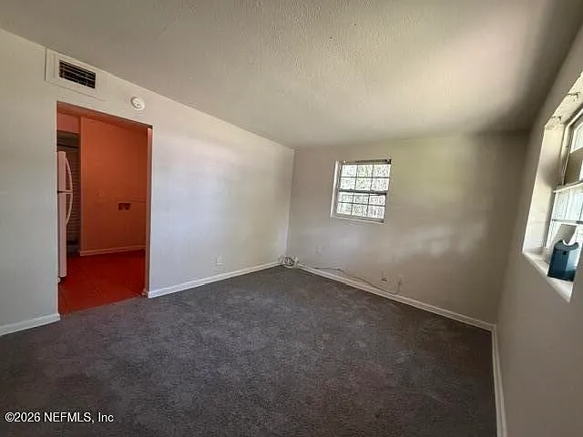 2 bed, 1.0 bath, 700 sqft, $950 — Photo 2