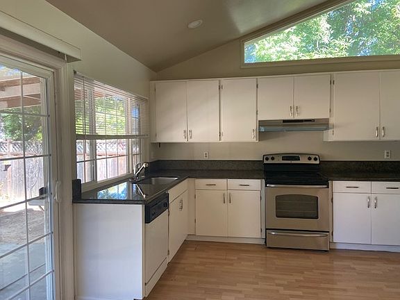 3rd image of 509 Sequoia Dr