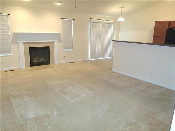 4th image of 111 Deerfield Dr