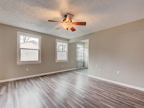 5th image of 707 Houston Ave