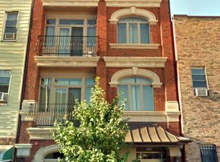 276 Devoe St APT 1F, Brooklyn, NY 11211