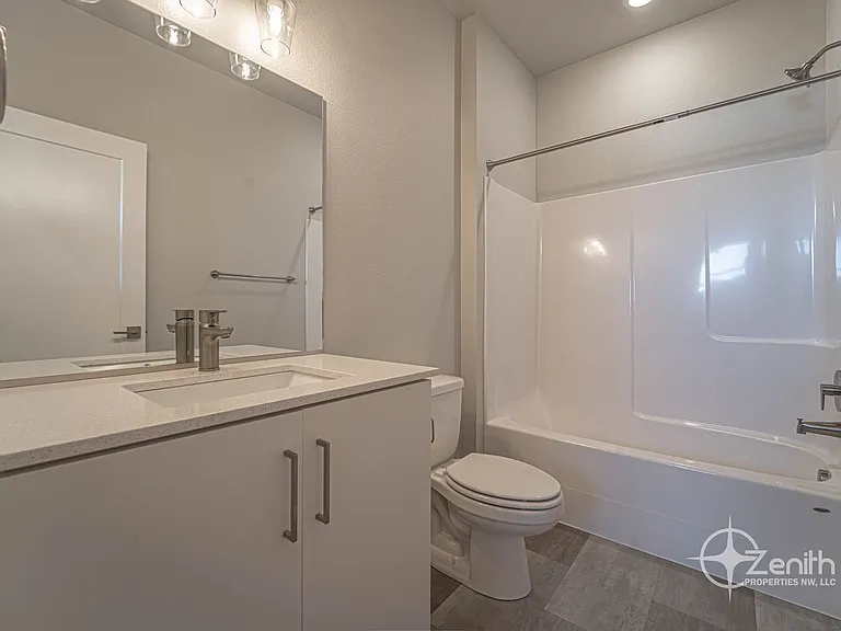 16334 NE 20th St — Photo 22