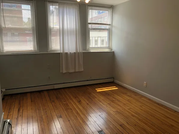 165 8th Ave APT 3A, New York, NY 10011