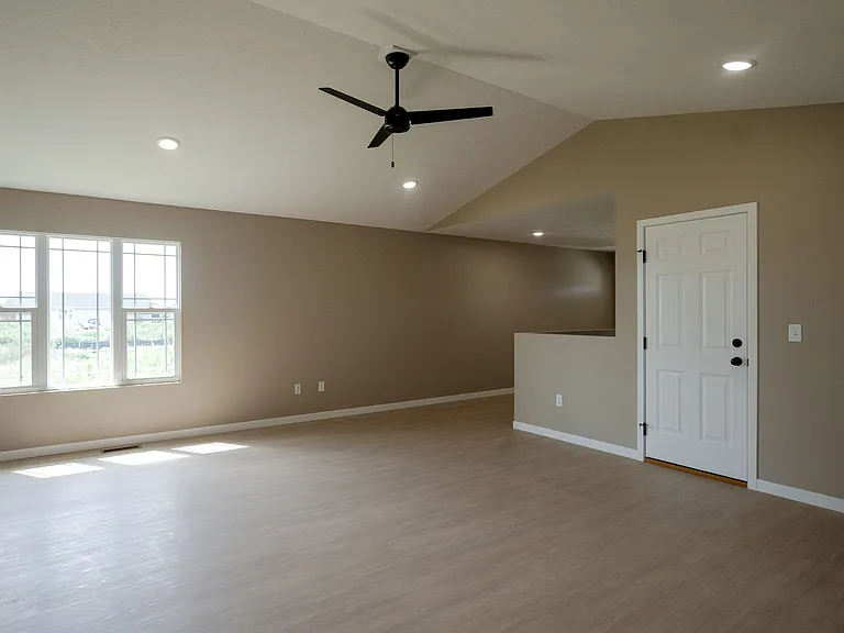 4325 Dawn St — Photo 5
