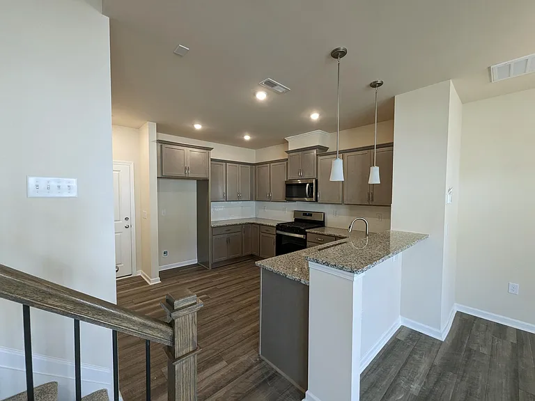215 Parker Station Ave — Photo 10