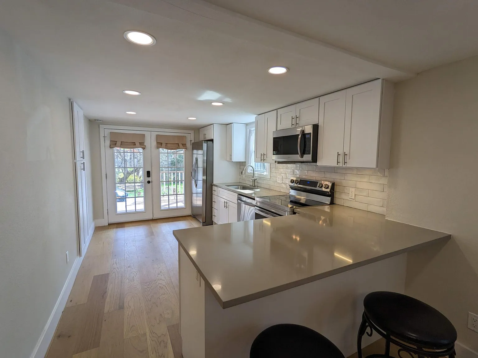 2 bed, 950 sqft, $2,750 — Photo 4