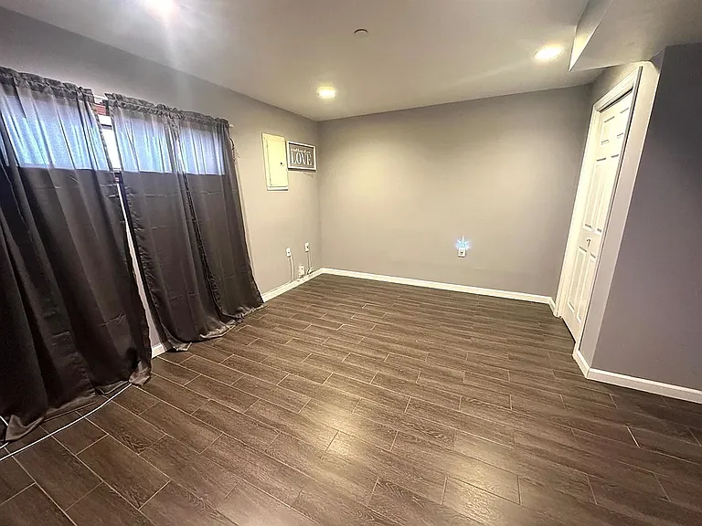 393 Davis Ave #1 — Photo 10