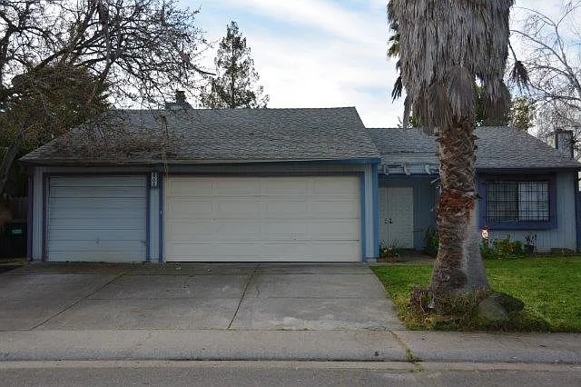 8704 Crystal River Way photo 1