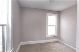 5th image of 403 N Van Buren St