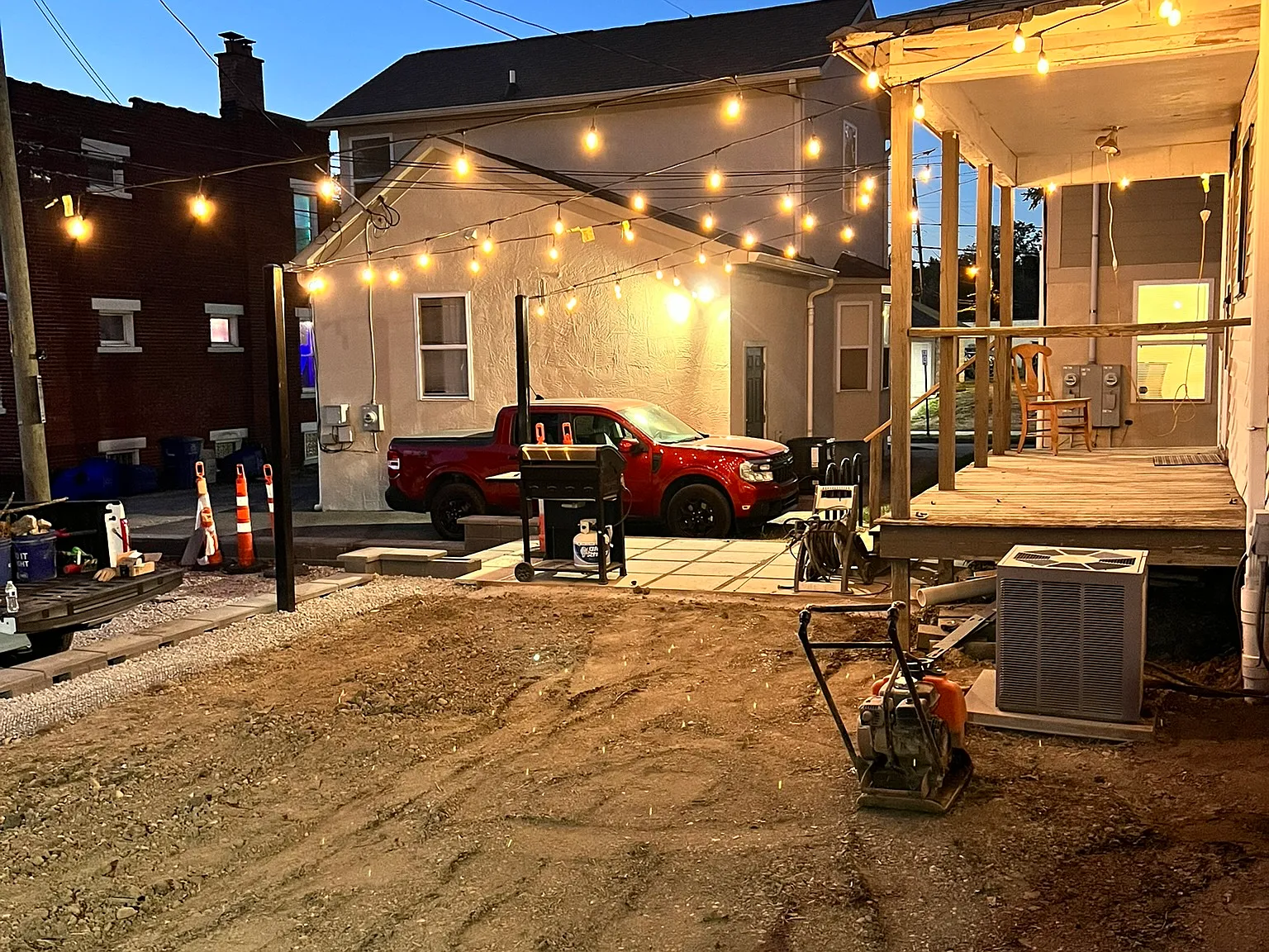6 bed, 1928 sqft, $4,100 — Photo 2