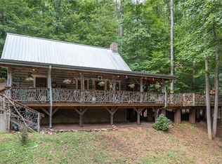 98 Chickadee Hollow Ln, Hendersonville, NC 28792