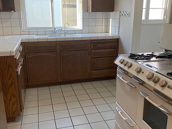 4th image of 233 Granada Ave #B