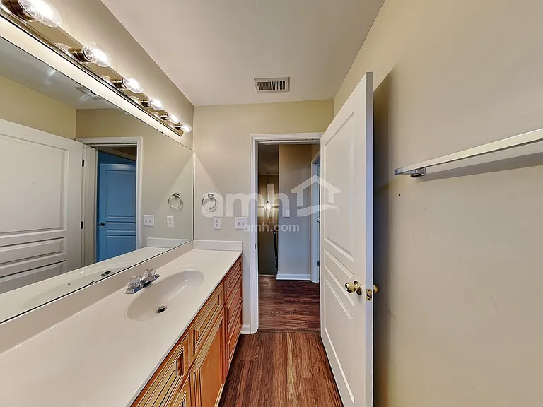 11112 Heritage Green Dr — Photo 19