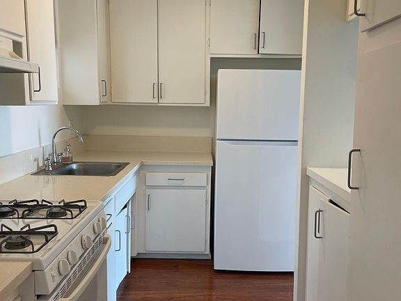4th image of 952 Maltman Ave