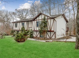 6 Gail Ct, Spring Valley, NY 10977