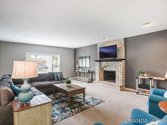 5th image of 3969 Shorewood Ct SW