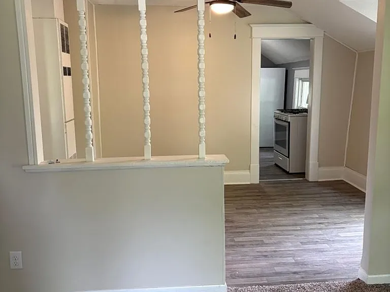 112 N Clinton St — Photo 23