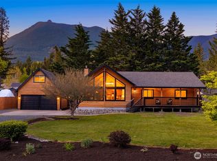 44422 SE 142nd Pl, North Bend, WA 98045