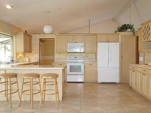3rd image of 9160 NW 15th St
