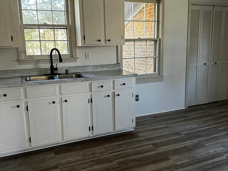 102 Busbee Ct — Photo 9